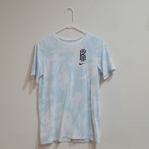 Nike Kyrie Kids shirt sz XL.